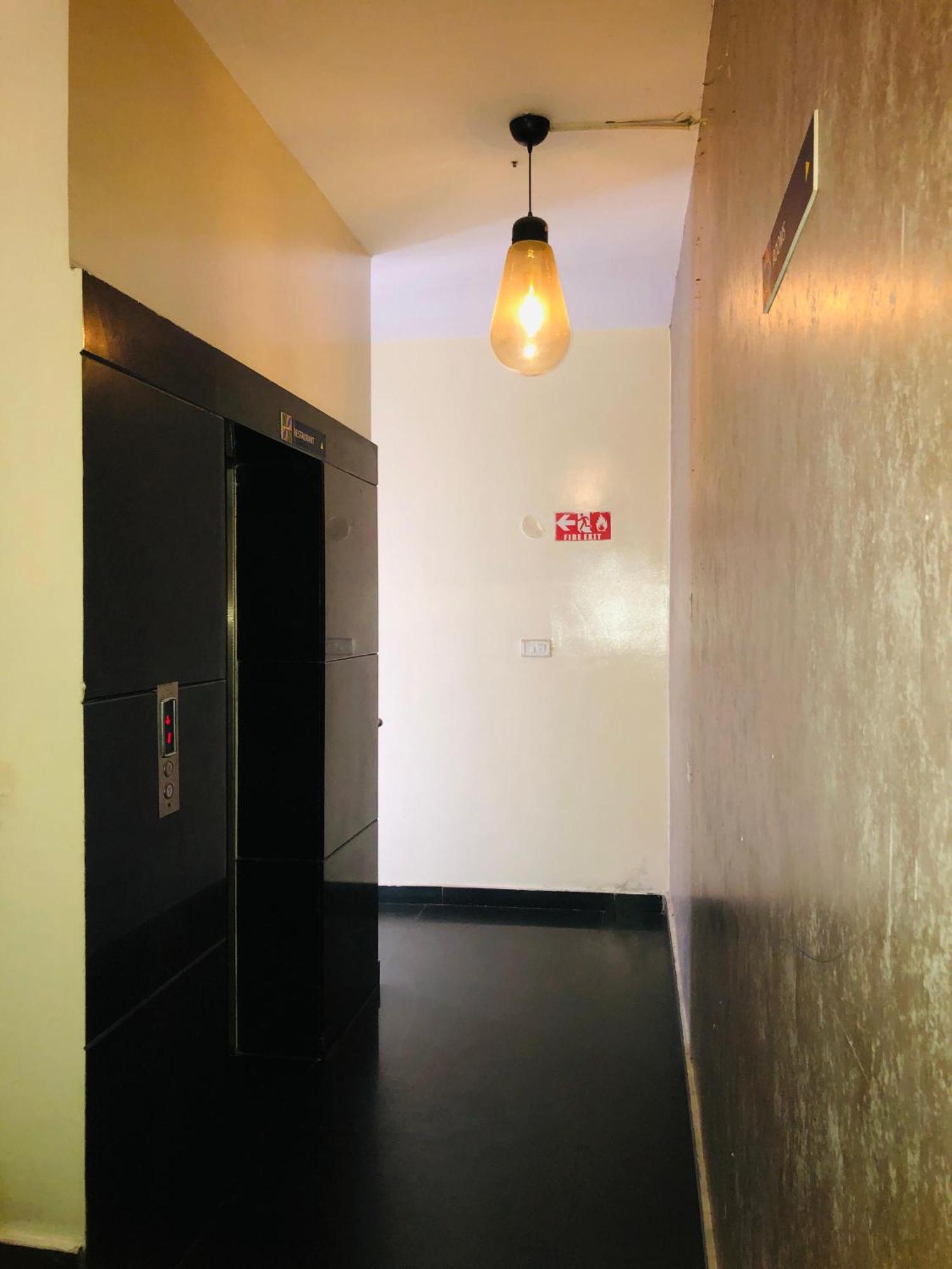 Astra Hotels & Suites - Hsr Layout Sector 1, Near Ecospace Bellandur Bangalore Esterno foto