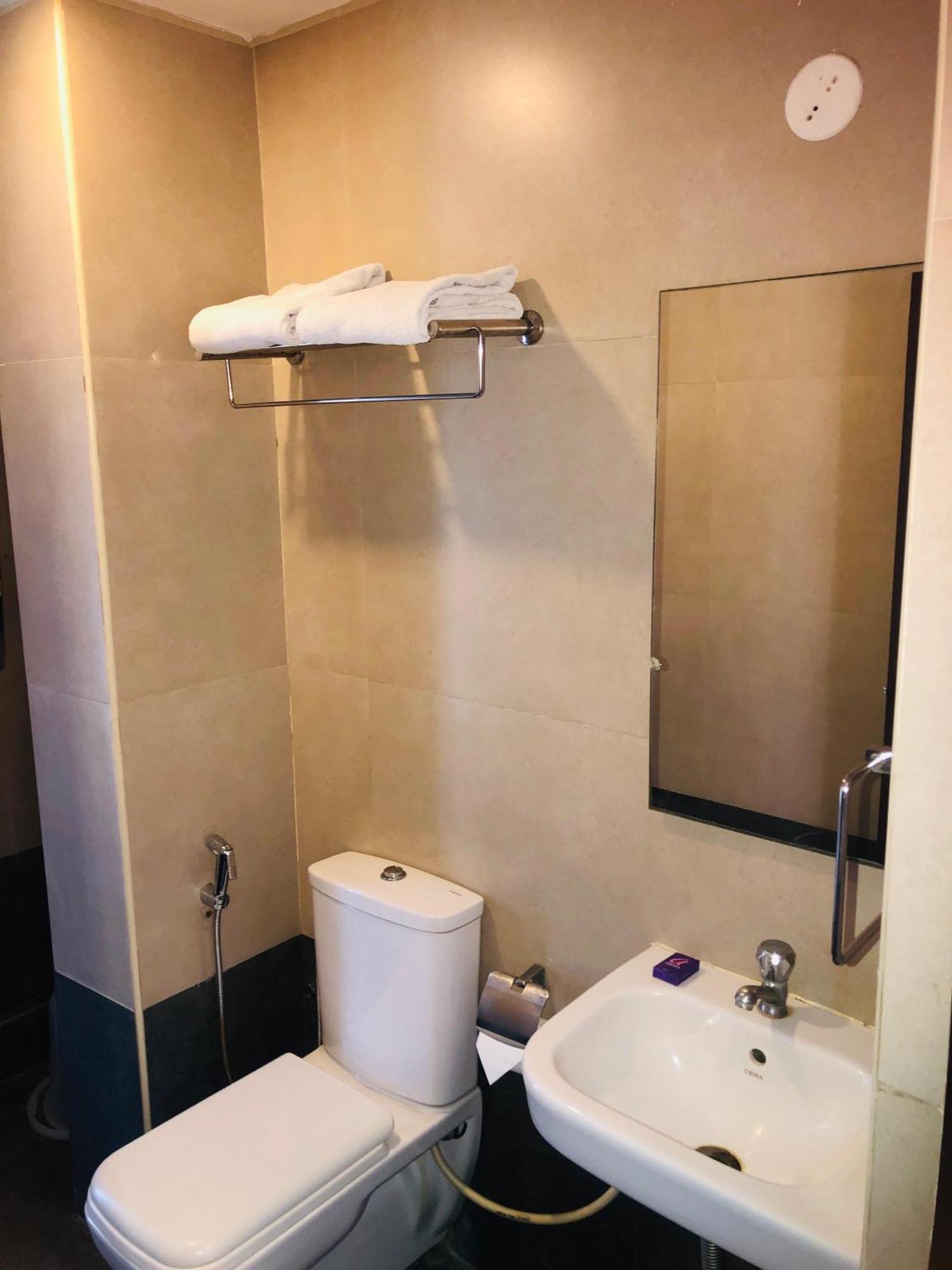 Astra Hotels & Suites - Hsr Layout Sector 1, Near Ecospace Bellandur Bangalore Esterno foto